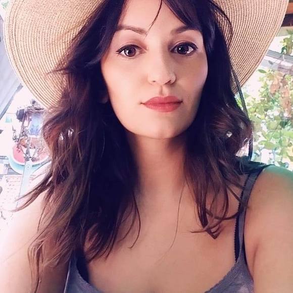 Meet your Posher, Mandy - Picture 1 of 1